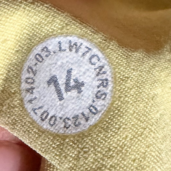 NWOT NEW Lululemon Relaxed-Fit Super-High-Rise Cargo Short 4" Finch Yellow - Picture 4 of 8
